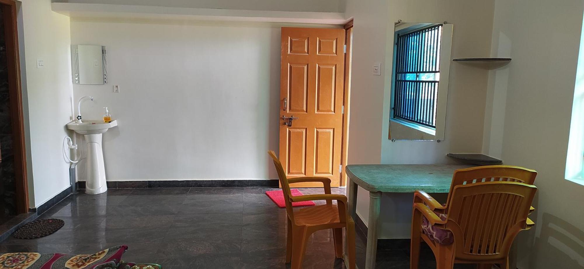 Ratnakar Arundekar Home Stay In Beach Side Ac Room 戈卡尔纳 外观 照片