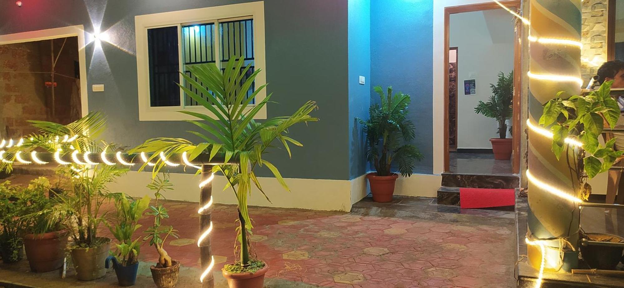 Ratnakar Arundekar Home Stay In Beach Side Ac Room 戈卡尔纳 外观 照片