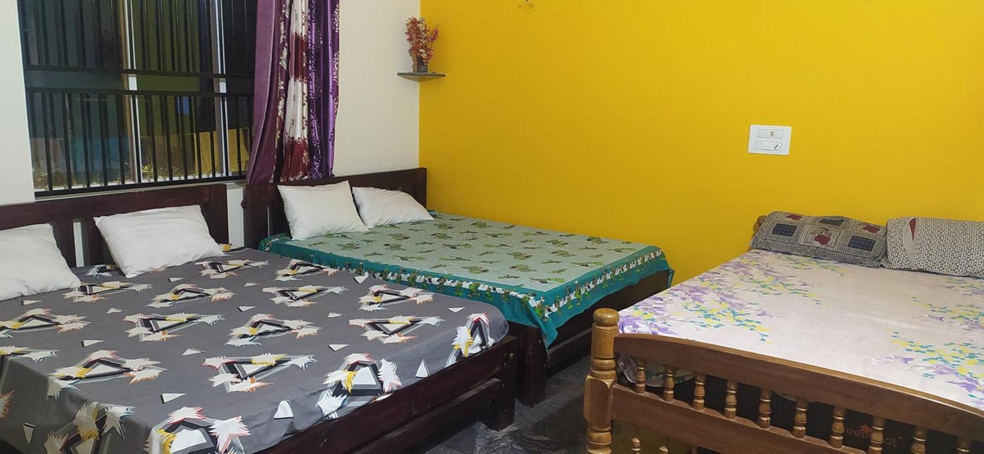 Ratnakar Arundekar Home Stay In Beach Side Ac Room 戈卡尔纳 外观 照片