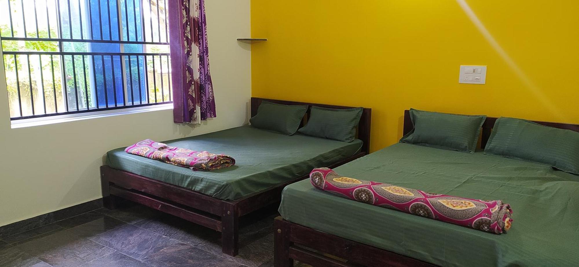Ratnakar Arundekar Home Stay In Beach Side Ac Room 戈卡尔纳 外观 照片