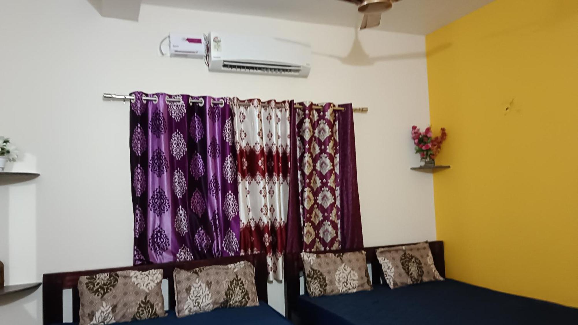 Ratnakar Arundekar Home Stay In Beach Side Ac Room 戈卡尔纳 外观 照片